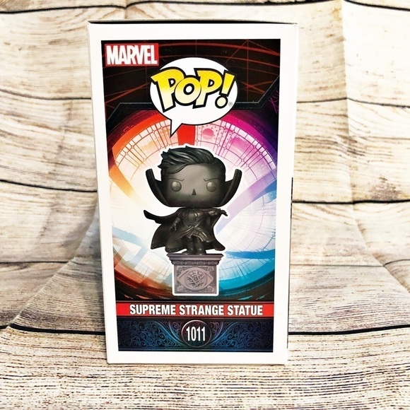 Funko POP! Marvel Collectors Corps Exclusive Supreme Strange Statue #1011 - Picture 4 of 7